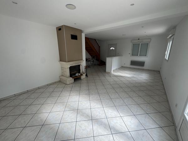 MAISON 2007 AU CALME DE 100 m²  A CHAMPAGNEY