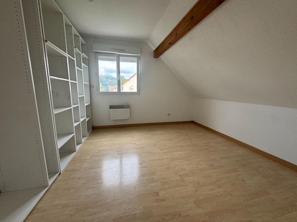 MAISON 2007 AU CALME DE 100 m²  A CHAMPAGNEY