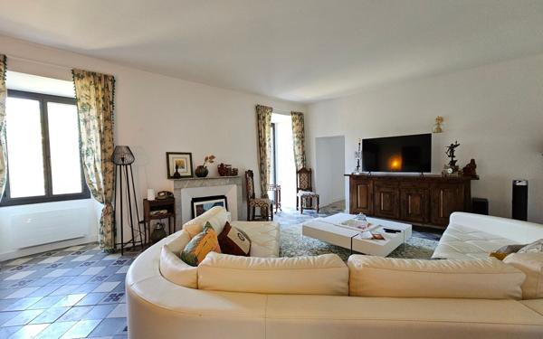 Maison à vendre    8 pièces • 203 m2 Santo-Pietro-di-Tenda