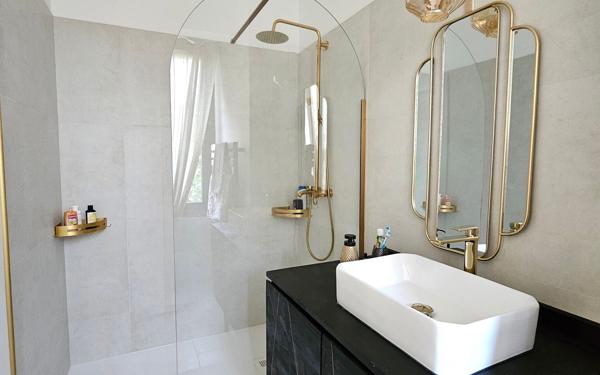 Maison à vendre    8 pièces • 203 m2 Santo-Pietro-di-Tenda