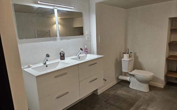 Immeuble à vendre    6 pièces •  Varsberg