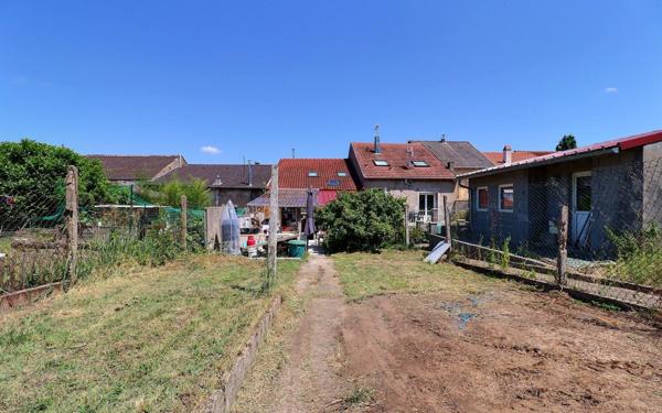 Immeuble à vendre    6 pièces •  Varsberg