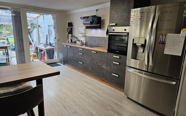 Immeuble à vendre    6 pièces •  Varsberg