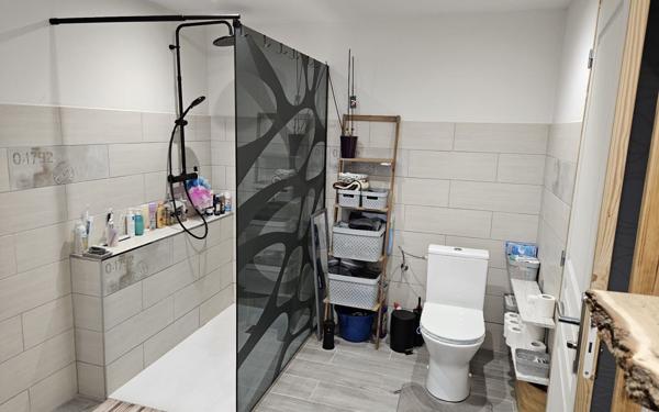 Immeuble à vendre    6 pièces •  Varsberg