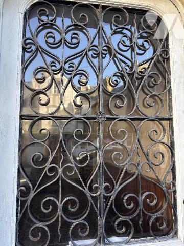 A VENDRE 56 VANNES Le Port, superbe T2 61 m², au 1er étage avec petite vue sur le Port