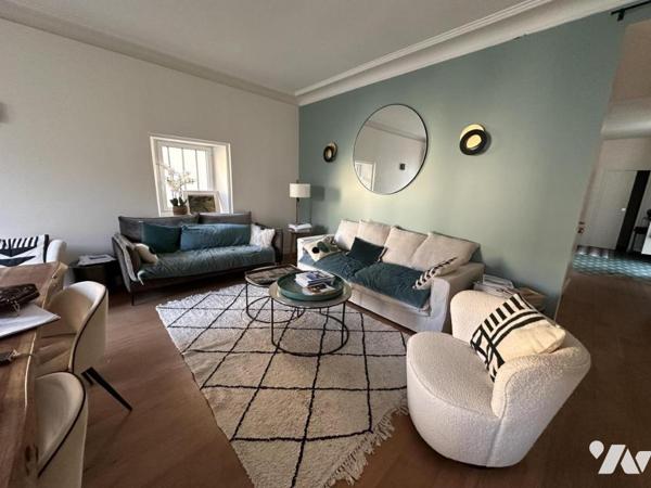 A VENDRE 56 VANNES Le Port, superbe T2 61 m², au 1er étage avec petite vue sur le Port