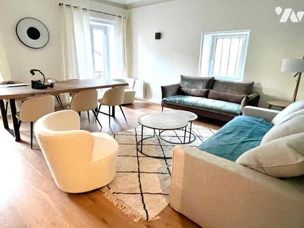 A VENDRE 56 VANNES Le Port, superbe T2 61 m², au 1er étage avec petite vue sur le Port