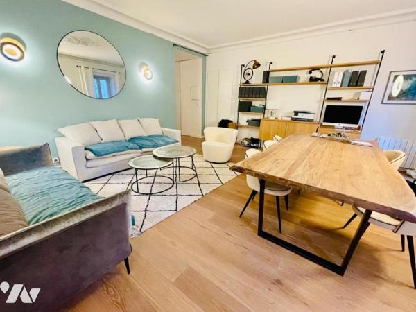 A VENDRE 56 VANNES Le Port, superbe T2 61 m², au 1er étage avec petite vue sur le Port