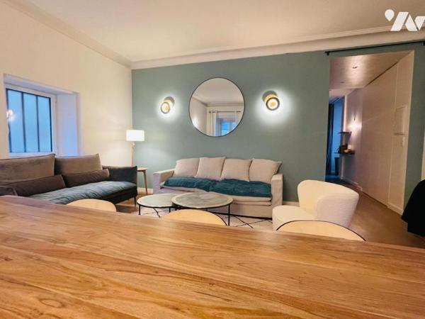 A VENDRE 56 VANNES Le Port, superbe T2 61 m², au 1er étage avec petite vue sur le Port