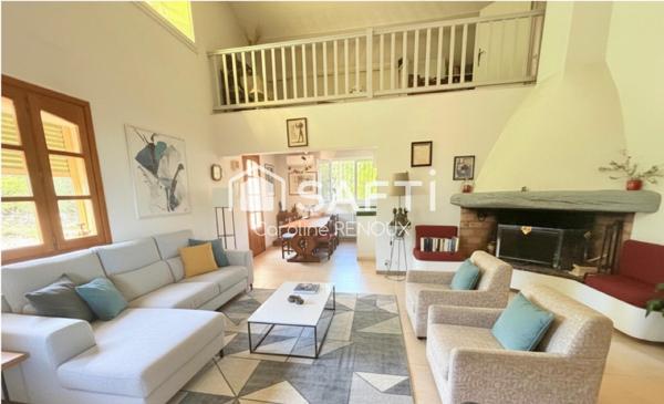 Cadenet – Propriété provençale sur 5 858 m² avec piscine couverte