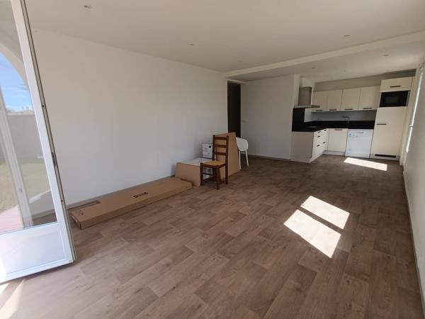 Maison divisée en 3 appartements