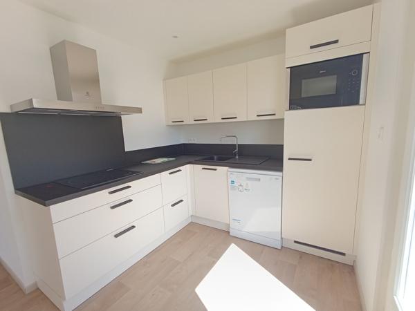 Maison divisée en 3 appartements