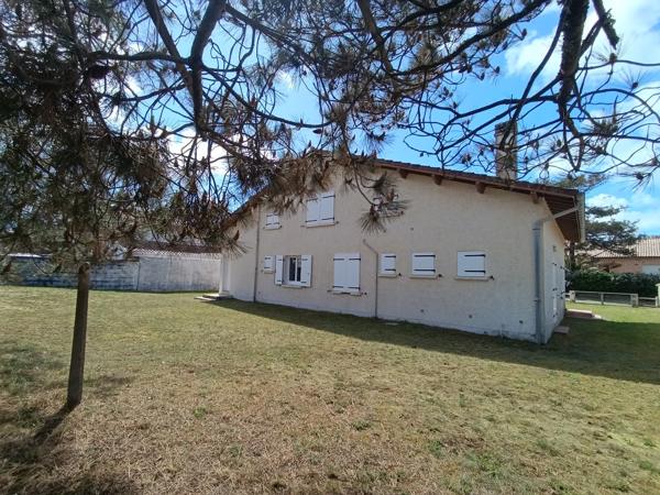 Maison divisée en 3 appartements