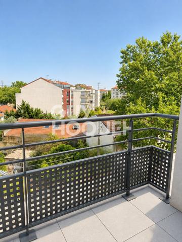 T2  37,95 m²  DERNIER ÉTAGE  GARAGE  VÉNISSIEUX