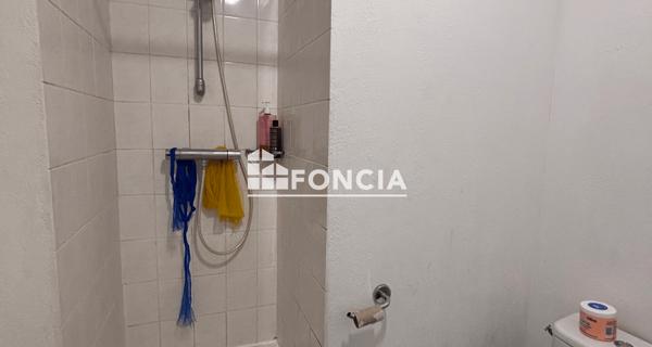 À vendre Studio 18.18 m² - Saint-étienne 42100