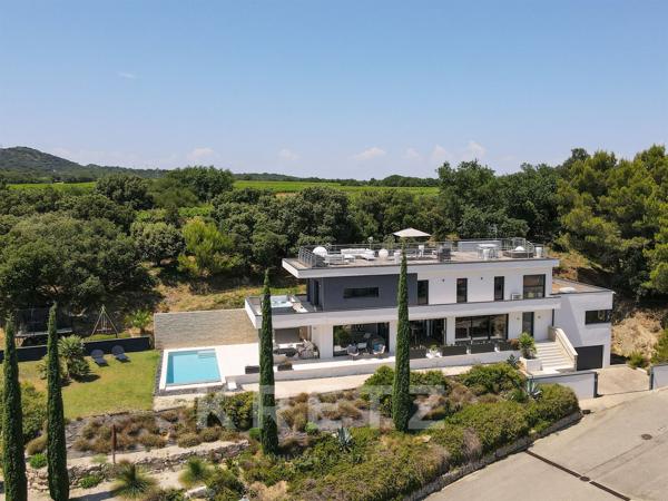 Villa contemporaine avec vue panoramique