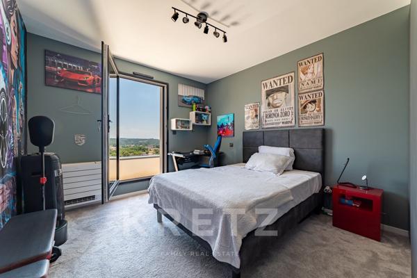 Villa contemporaine avec vue panoramique