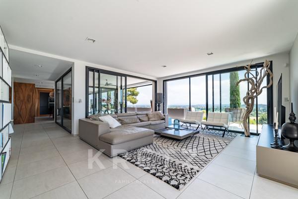 Villa contemporaine avec vue panoramique