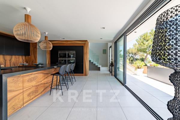 Villa contemporaine avec vue panoramique