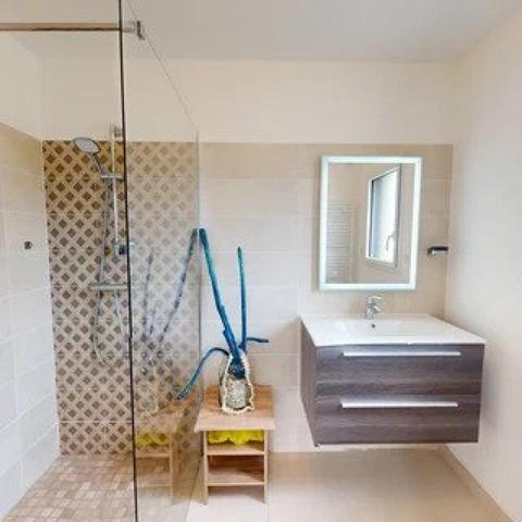 Plain-pied de 2021 de 117 m², 3 chambres, sur terrain de 838 m².(Visite virtuelle disponible)