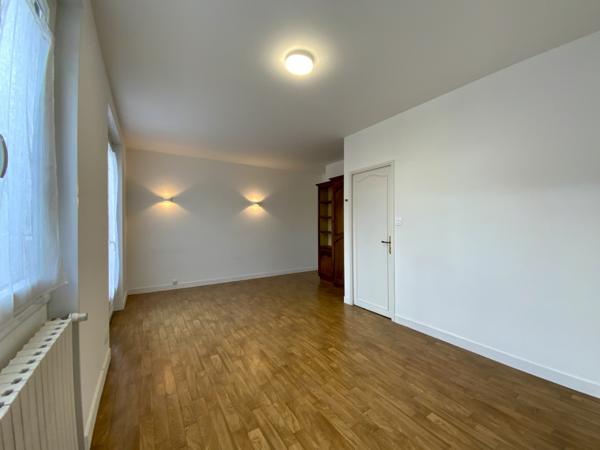 Appartement  3 pièce(s)  2 chambre(s)  61 m²