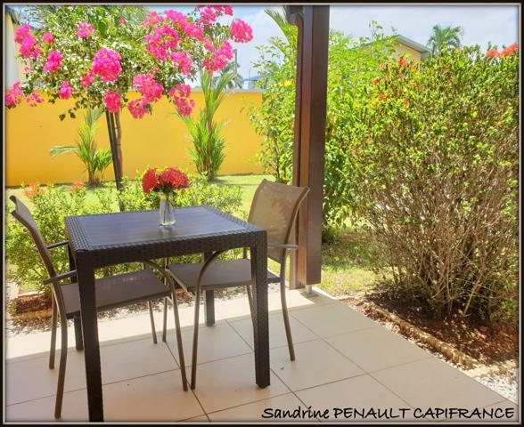 A VENDRE A KOUROU (97310) UNE MAGNIFIQUE PROPRIETE DE 165 m² - TERRAIN DE 462 m² - AU PRIX DE 448 000 €.