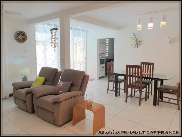 A VENDRE A KOUROU (97310) UNE MAGNIFIQUE PROPRIETE DE 165 m² - TERRAIN DE 462 m² - AU PRIX DE 448 000 €.