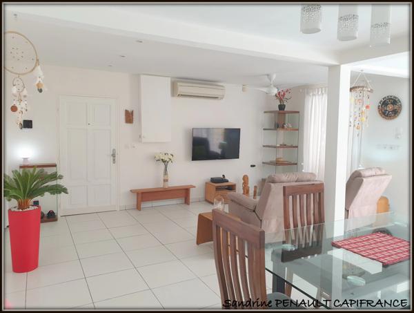 A VENDRE A KOUROU (97310) UNE MAGNIFIQUE PROPRIETE DE 165 m² - TERRAIN DE 462 m² - AU PRIX DE 448 000 €.