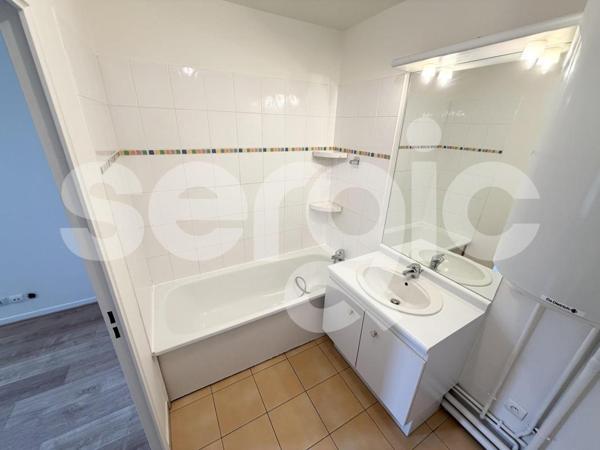 Location 1 Pieces 36 93210 Saint Denis 18 1558 01 0001