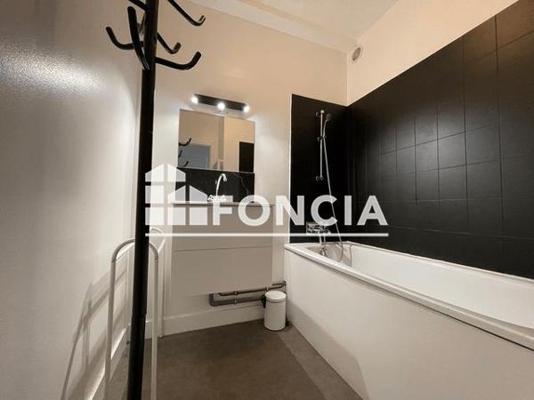 Location Studio meublé 24.26 m² - 24 BOULEVARD W.CHURCHILL La Rochelle 17000