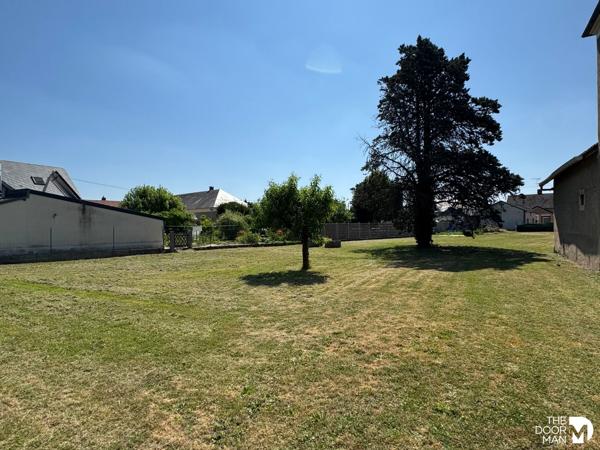 Terrain - Vendu - 900 m² - LEVET | The Door Man
