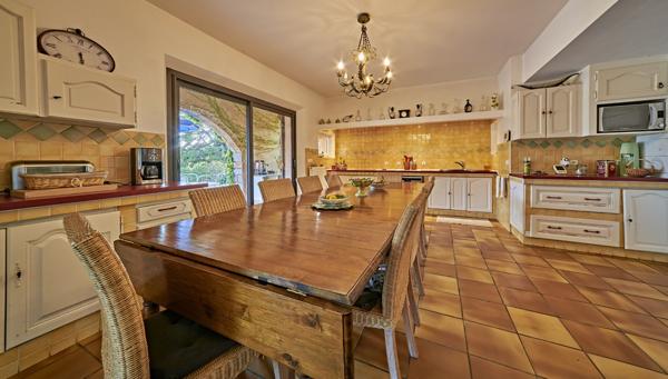 Villa d'exception dans un domaine confidentiel  - 3 400 000 € - La Londe-Les-Maure (83)