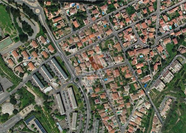 Immeuble / Local d'activité - Marseille 13015 - Total de 356 m2 sur parcelle de 947m2