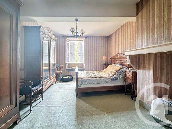 Maison à vendre  6 pièces - 180 m 2   ST GIRONS  - 09