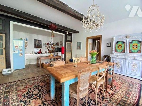 A VENDRE : Grande maison de ville en pierre, idéal pour deux familles, ou pour location saisonn...