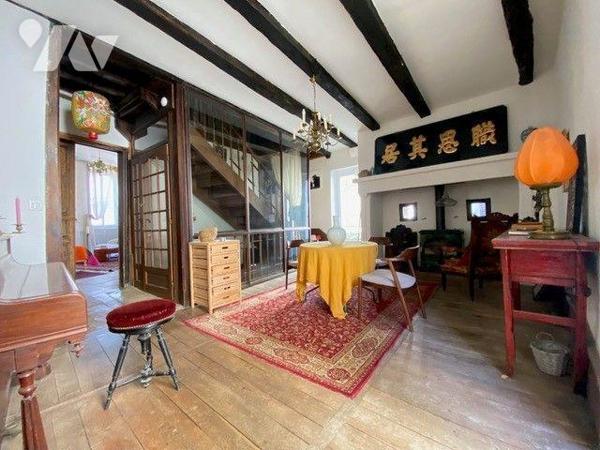 A VENDRE : Grande maison de ville en pierre, idéal pour deux familles, ou pour location saisonn...