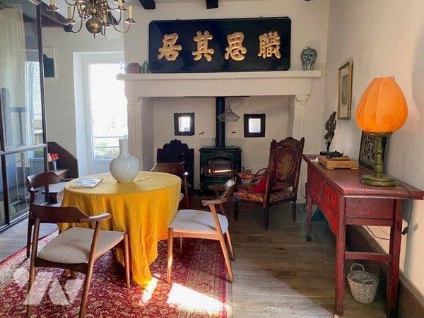 A VENDRE : Grande maison de ville en pierre, idéal pour deux familles, ou pour location saisonn...