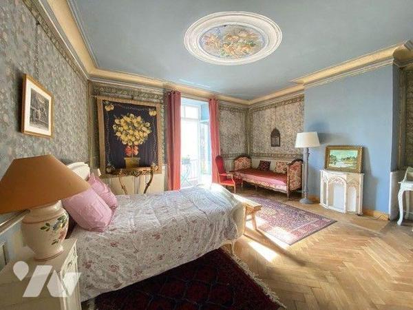 A VENDRE : Grande maison de ville en pierre, idéal pour deux familles, ou pour location saisonn...