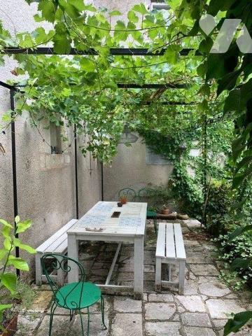 A VENDRE : Grande maison de ville en pierre, idéal pour deux familles, ou pour location saisonn...