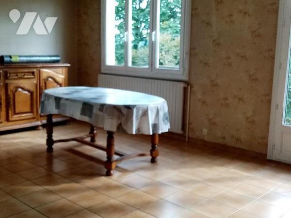 Secteur calme et prisé, pavillon env 105 M² , terrain attenant de 1310 m²