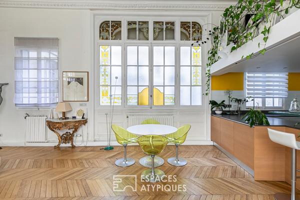 Étage noble traversant esprit loft avec balcon – Place Loulou Gasté