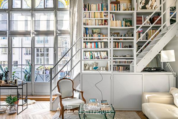 Étage noble traversant esprit loft avec balcon – Place Loulou Gasté