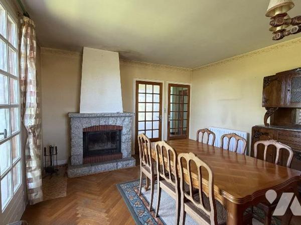 ARPAJON SUR CERE, Senilhes, sur terrain de 1000 m², maison d'habitation comprenant Sous-sol gar...