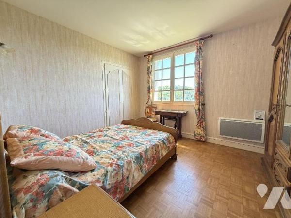 ARPAJON SUR CERE, Senilhes, sur terrain de 1000 m², maison d'habitation comprenant Sous-sol gar...