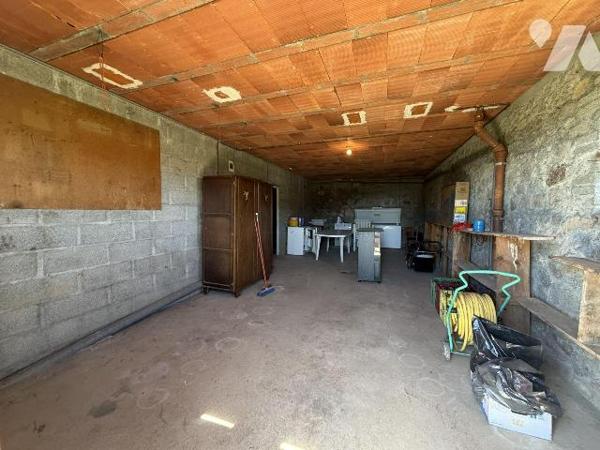 ARPAJON SUR CERE, Senilhes, sur terrain de 1000 m², maison d'habitation comprenant Sous-sol gar...