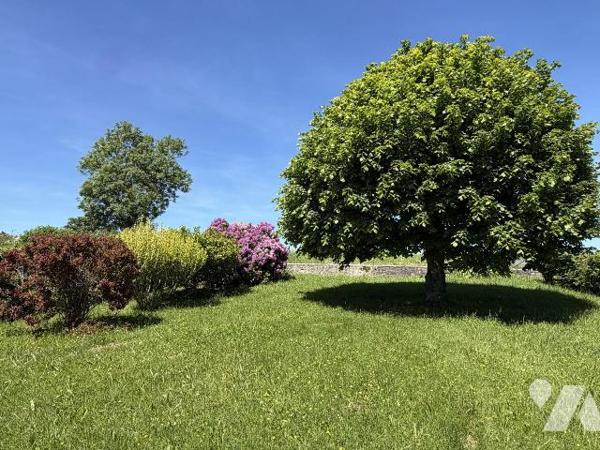 ARPAJON SUR CERE, Senilhes, sur terrain de 1000 m², maison d'habitation comprenant Sous-sol gar...