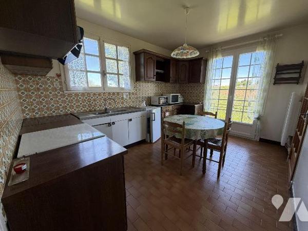 ARPAJON SUR CERE, Senilhes, sur terrain de 1000 m², maison d'habitation comprenant Sous-sol gar...