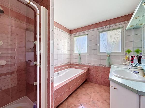 Maison Livron Sur Drome 6 pièce(s) 120 m2