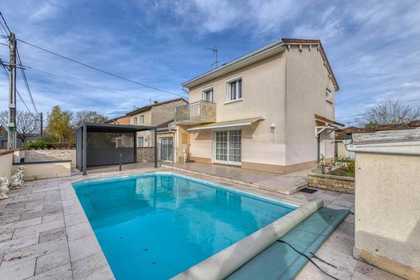 Maison familiale avec piscine, quartier Vennes