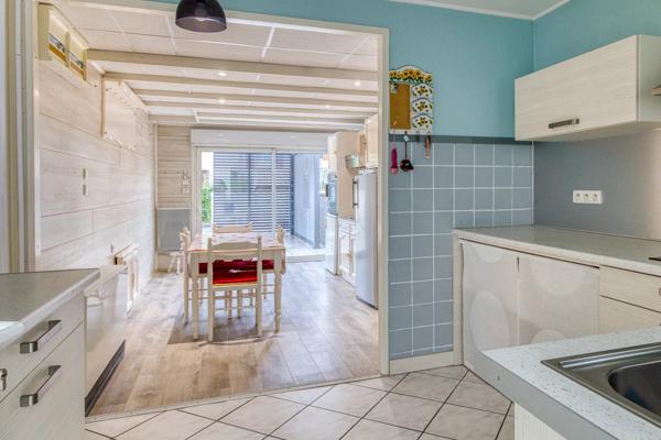 Maison familiale avec piscine, quartier Vennes